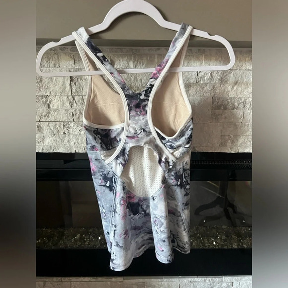 Lululemon size 2 pink and gray tank - Picture 3 of 6
